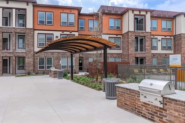 Foto del edificio - 540 Richcrest Dr