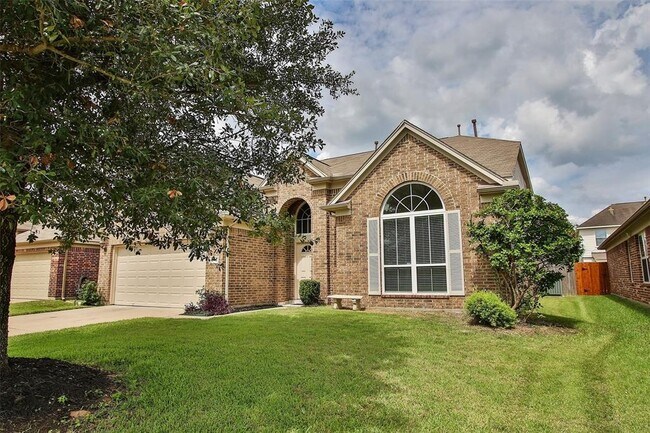 Building Photo - 18418 Cypress Lake Village Dr