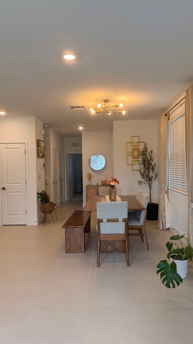 Foto del edificio - 16942 SW 2nd Ct