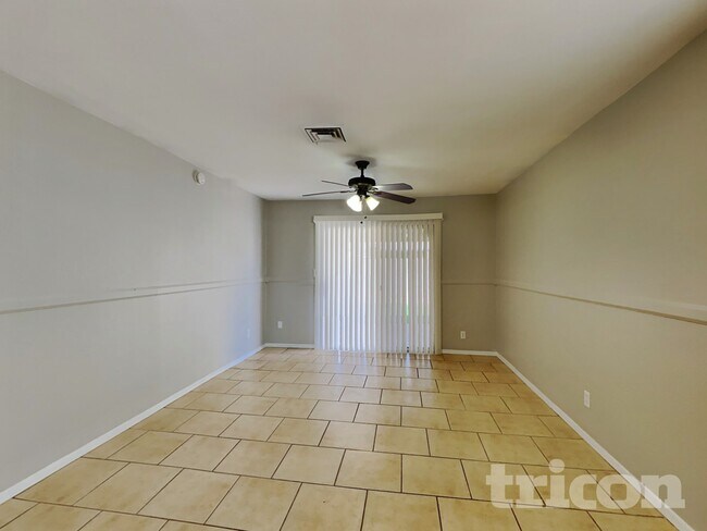 Foto del edificio - 646 W Enid Ave
