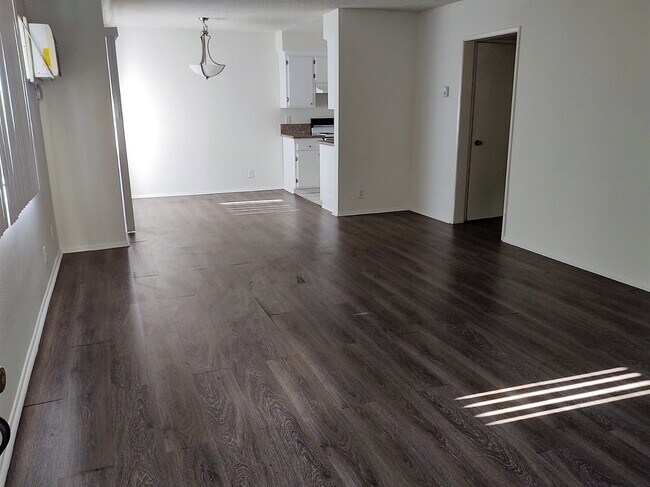 sala de estar/comedor - UNIQUE 6 UNIT BLDG.