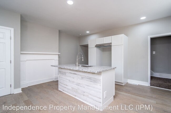 Building Photo - 4 br, 2 bath House - 913 Charlotte St.