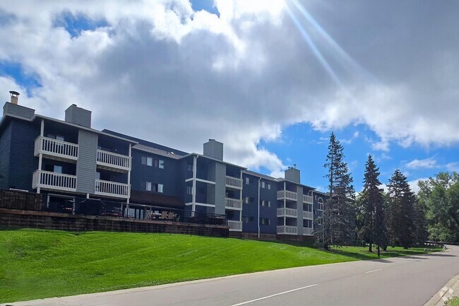 Building Photo - The Views of Minnetonka