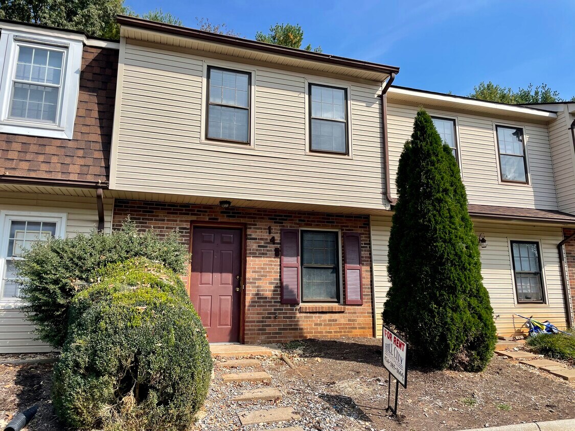 8108 Timberlake Rd, Lynchburg, VA 24502 Townhouse for Rent in