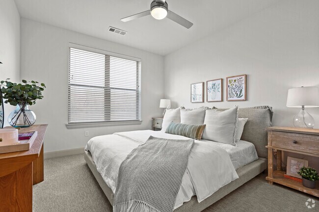 1HAB, 1BA - 707SF (A1) - Habitación - Park Hill