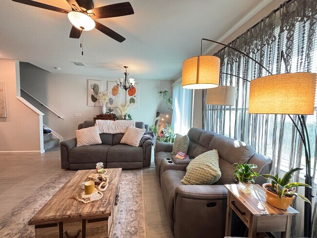 Building Photo - 2410 SE Tarvest Wy