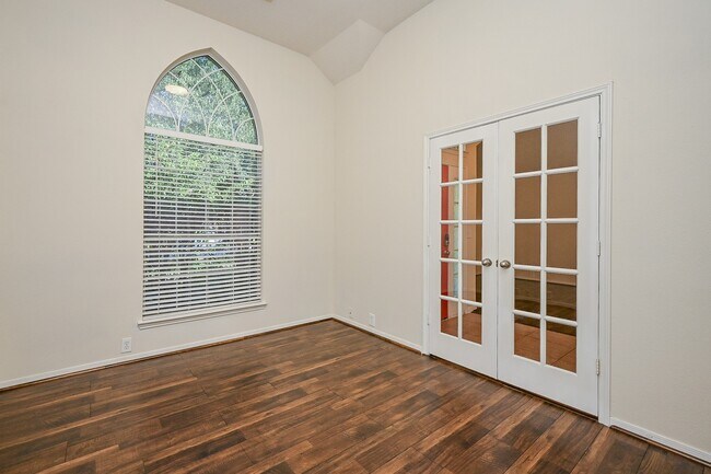 Foto del edificio - 2726 Redwick Dr