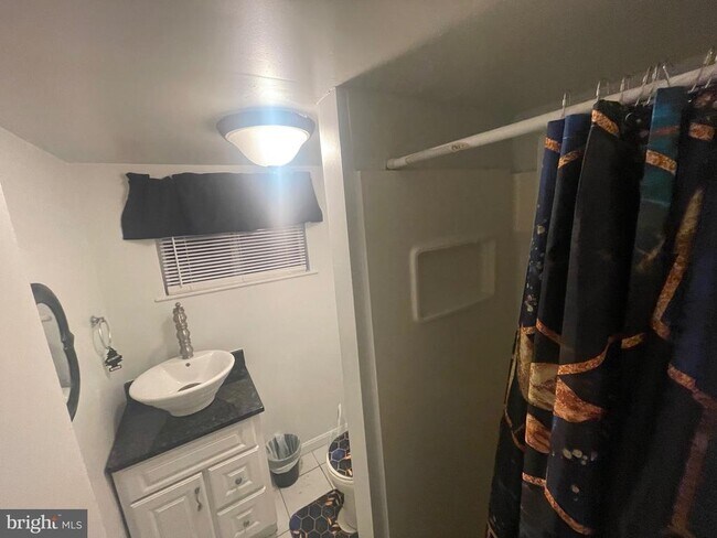 Foto del edificio - 7911 Carey Branch Dr