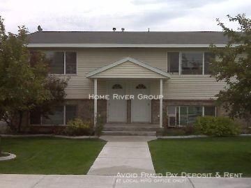 Primary Photo - 3 bedroom 2 car garage great location