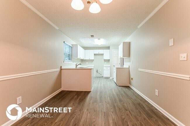 Foto del edificio - 2520 Lake Royale Dr