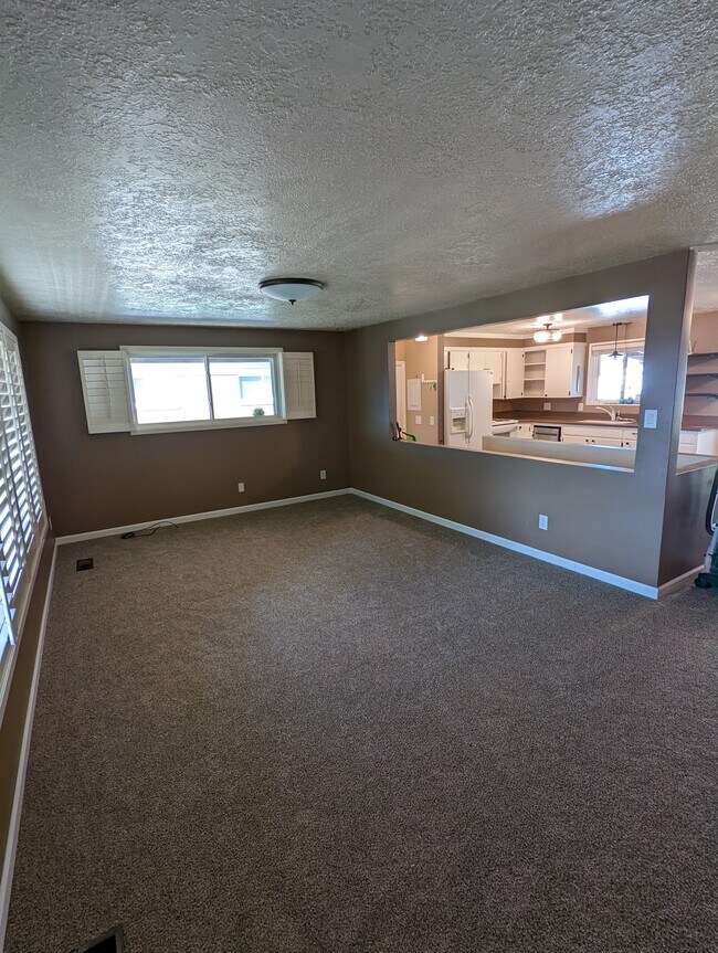 Building Photo - 6064 S 2125 W