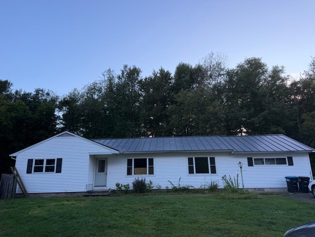 Building Photo - 47 Daisy Ln