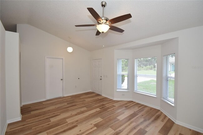 Foto del edificio - 14 Ryley Ln
