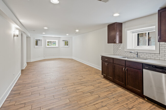 Foto del edificio - 3614 N Hoyne Ave