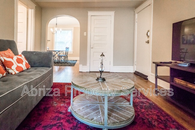 Building Photo - 1651 S Spring Ave