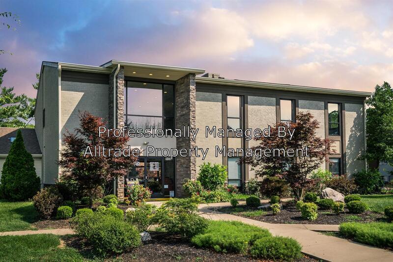 Foto principal - 9400 Doral Ct