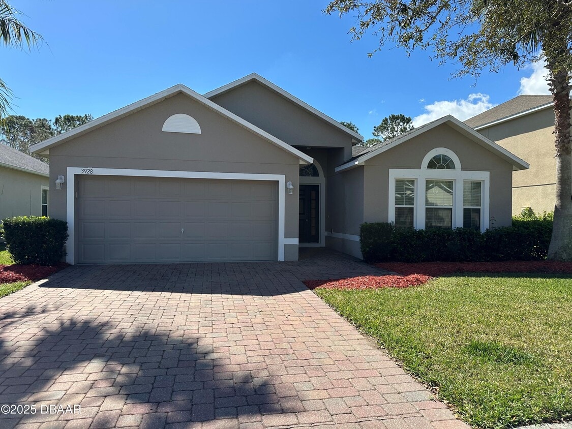 Primary Photo - 3928 Sunset Cove Dr