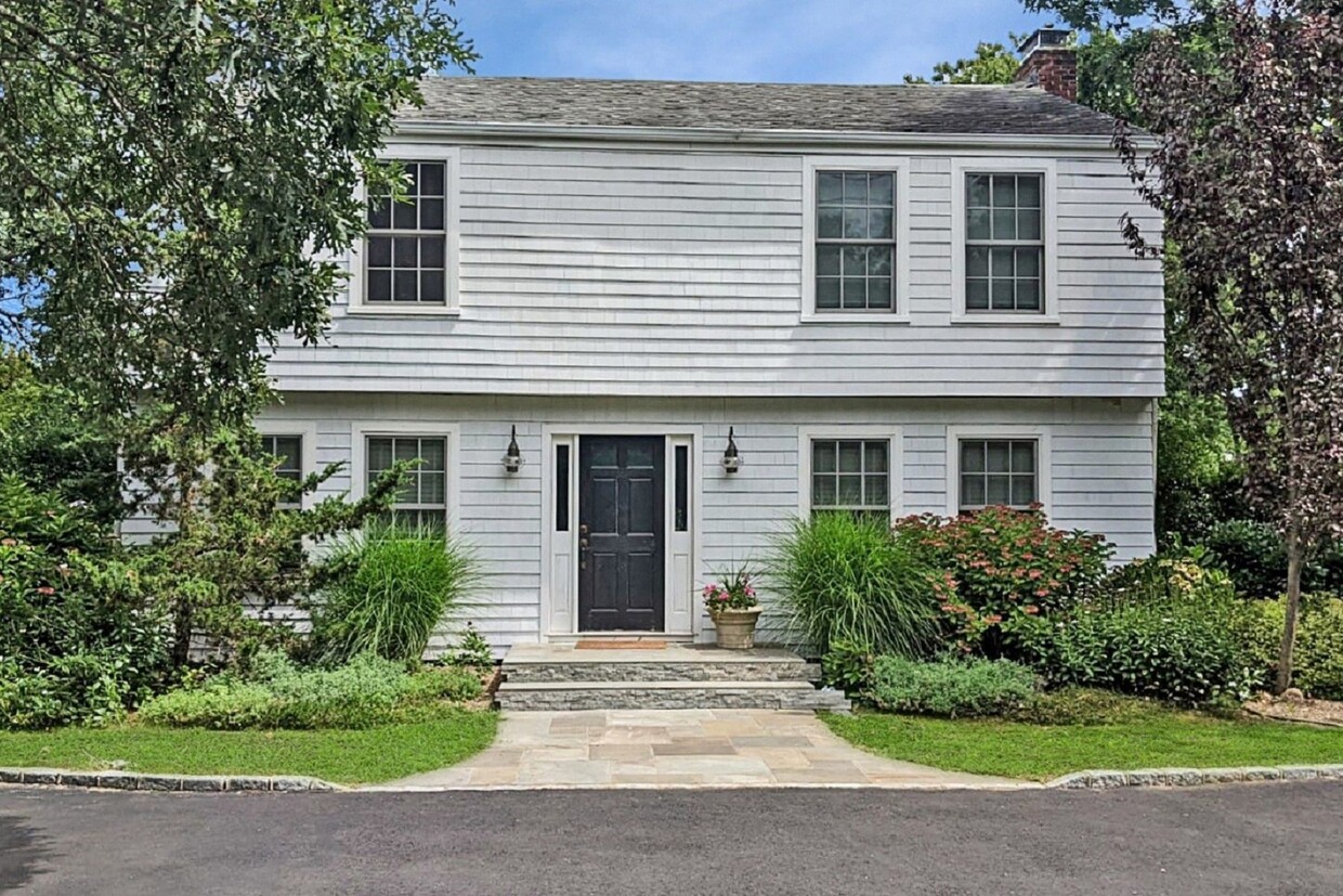 Foto principal - 127 Rogers Ave
