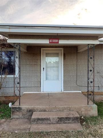 Building Photo - 107 S Cherry St