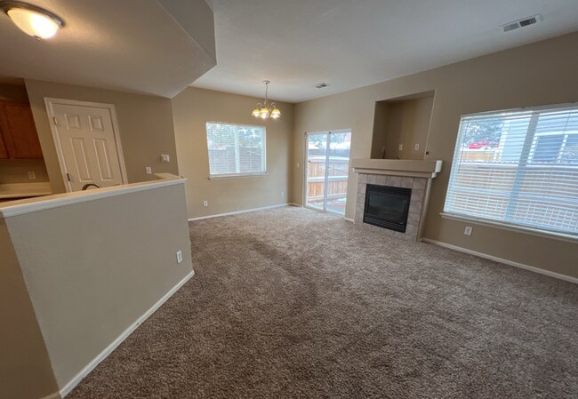 Foto del edificio - Spacious 3 Bed, 2.5 Bath Condo in Thornton!