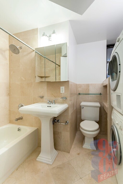 Foto del edificio - 340 E 18th St