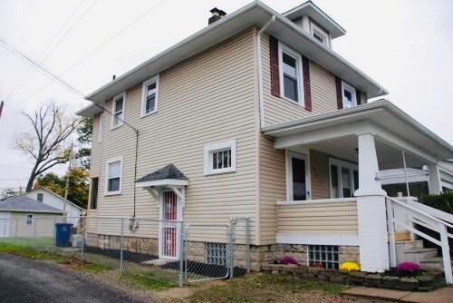 Building Photo - 418 Townsend Ave