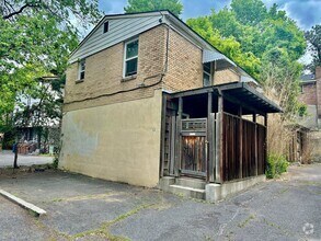 Building Photo - 808 W 11th Ave