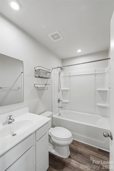 Building Photo - 6042 Cutwater Cir