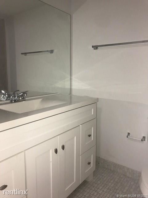 Foto del edificio - 2 br, 2 bath Apartment - 661 N University Dr