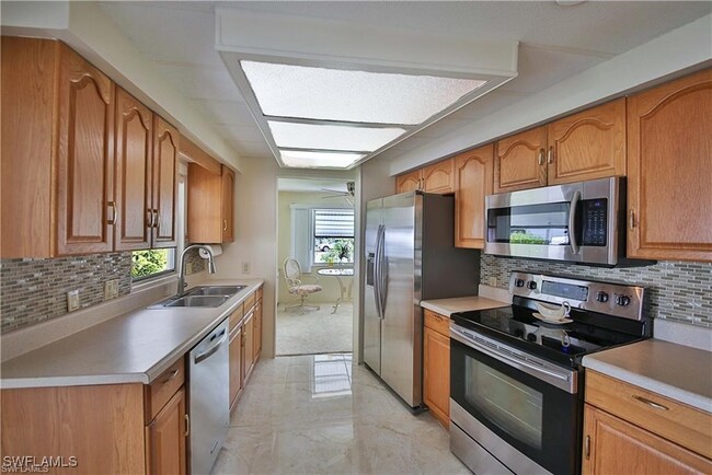 Building Photo - 95 Lemans Dr