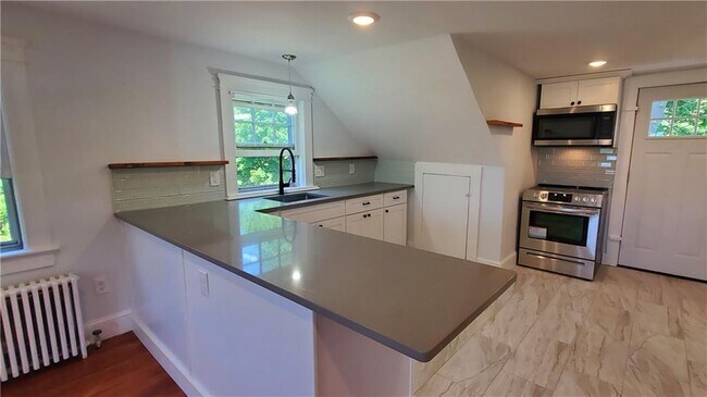 Building Photo - 56 Ruggles Ave