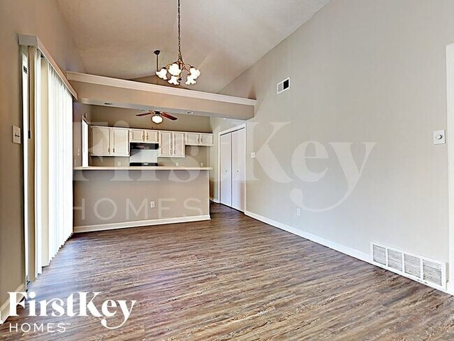 Building Photo - 5961 Wedgewood Cove