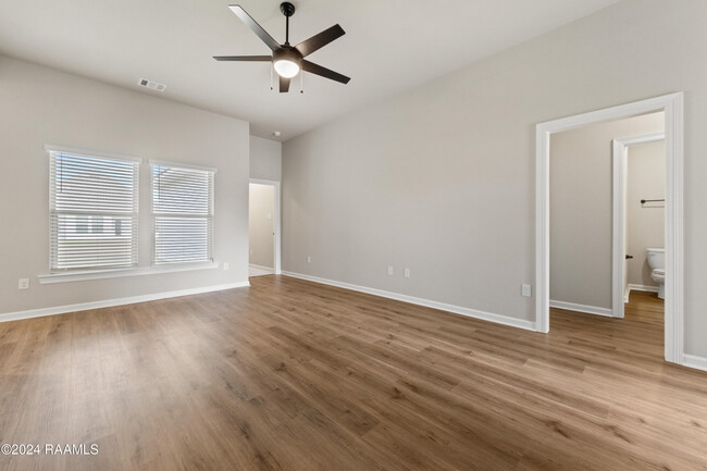 Foto del edificio - 121 Murphy Ln