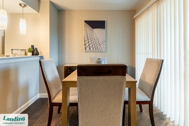 Foto del edificio - 711 Brentford Pl