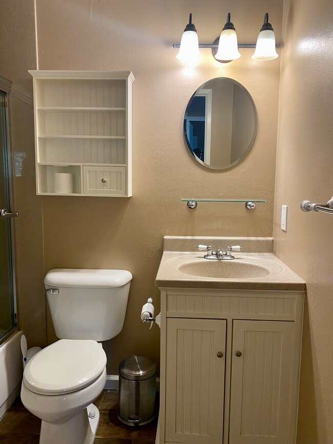 Bathroom with wood look tile flooring - 2291 Samaritan Dr