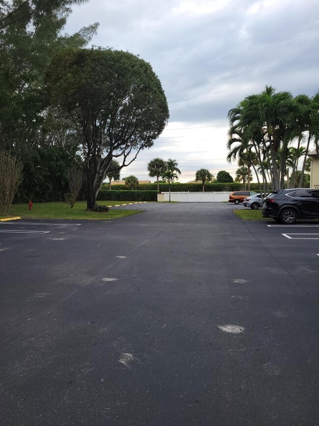 Foto del edificio - 5993 La Pinata Blvd