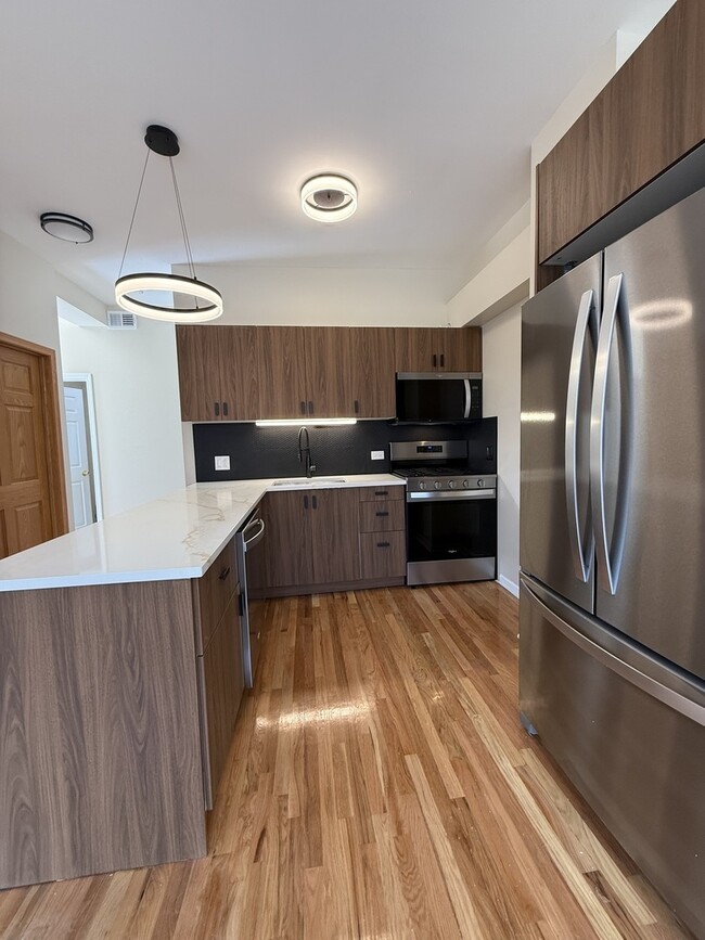Foto del edificio - 3478 S Archer Ave