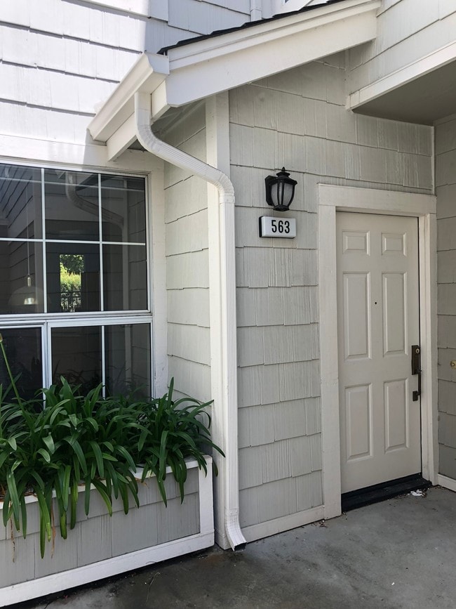 Entrada - 563 Shoal Cir