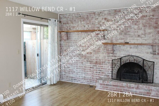 Building Photo - Great 2 bedroom townhome off North Academy...