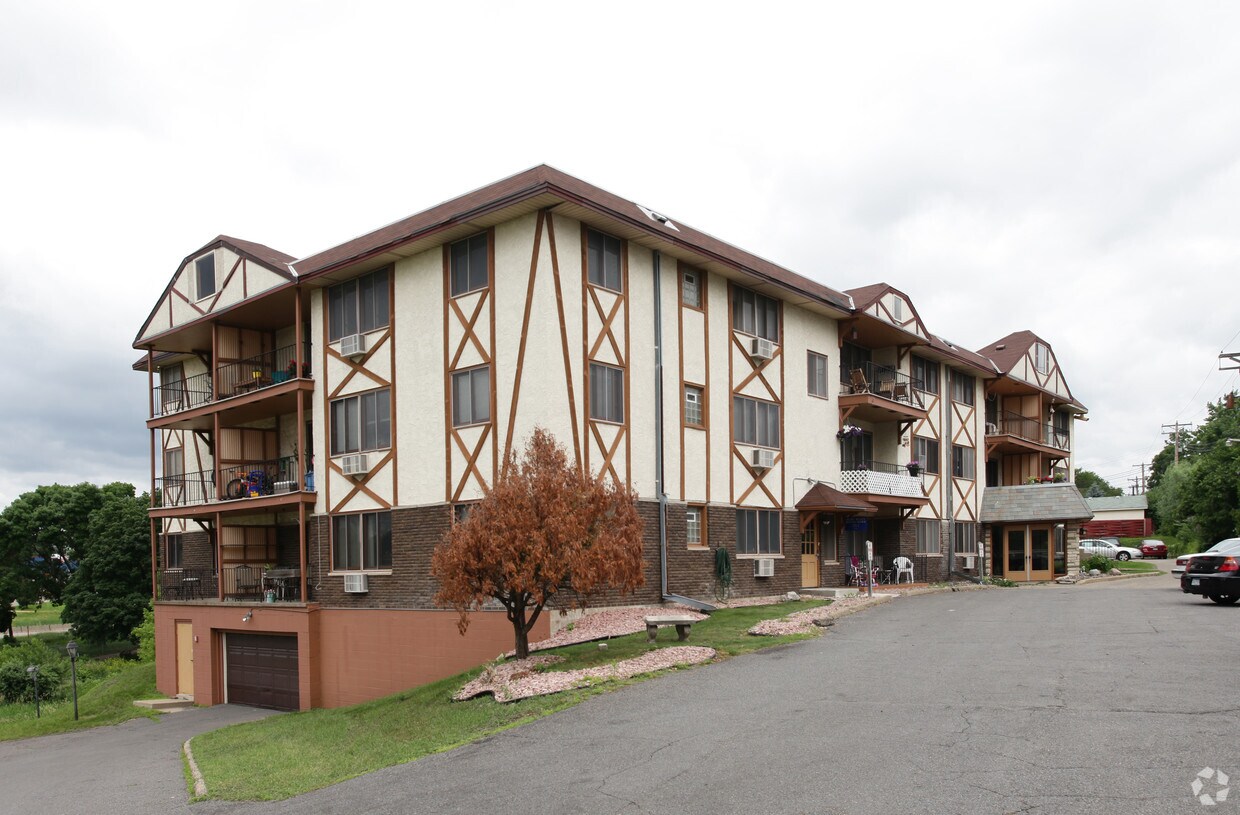 Brittany Apartments Apartments in Saint Louis Park, MN