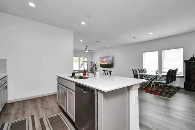 Building Photo - 7722 Rainham Valley Ln