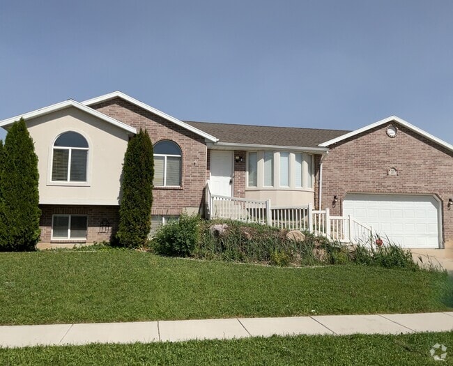 Building Photo - 2101 1730 W