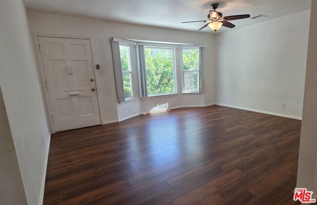 Building Photo - 5444 Hermitage Ave