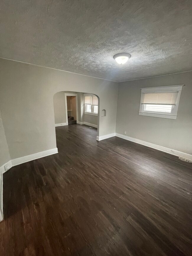 Building Photo - 733 Haugh St