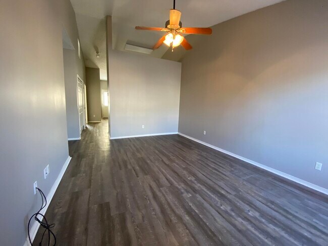 Foto del edificio - 2452 Southtown Blvd