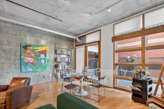 Building Photo - 877 Island Ave