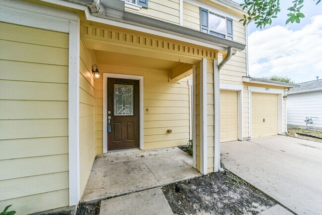 Foto del edificio - Offered by Precision Realty & Management