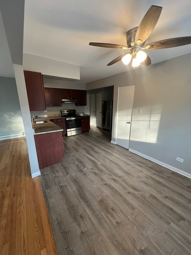 Building Photo - 3125 W 79th St