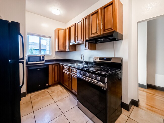 Kitchen - 882 Wood St