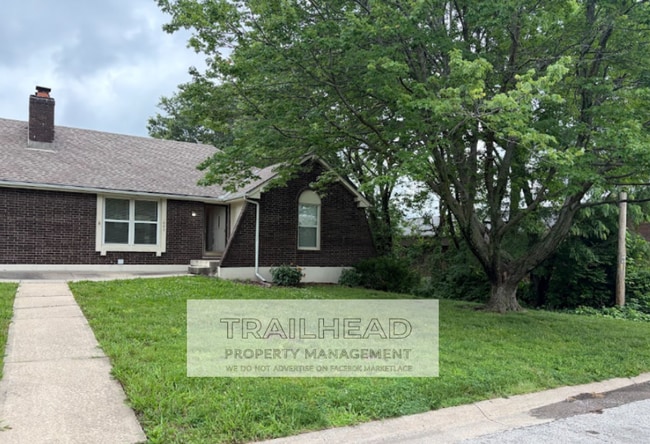 Building Photo - Spacious Living, Private Setting, Blue Springs Charm.